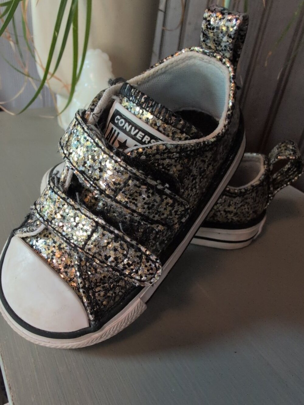 Converse All Stars - Sparkly baby Converse All Stars with Velcro - Size 4
